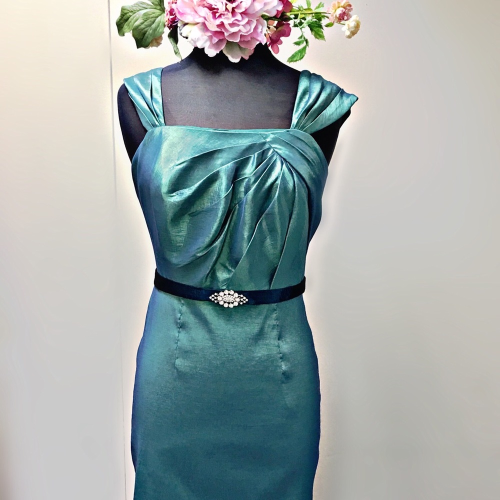 Mother of the bride/maid of honor dress